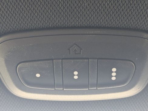 Used 2023 Chrysler Pacifica Limited w/ S Appearance Package image 33