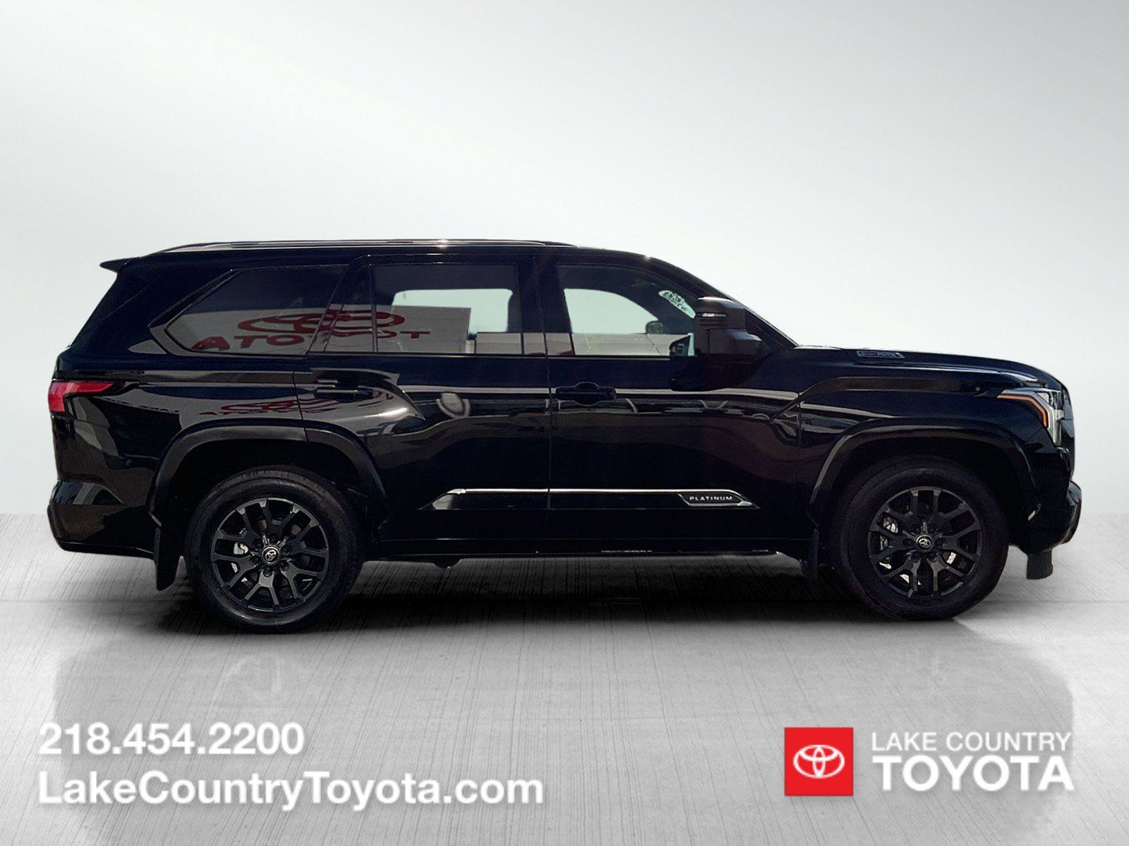 Used 2025 Toyota Sequoia Platinum AWD/4WD image 6