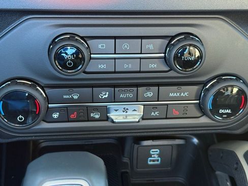 New 2025 Ford Bronco Badlands image 29