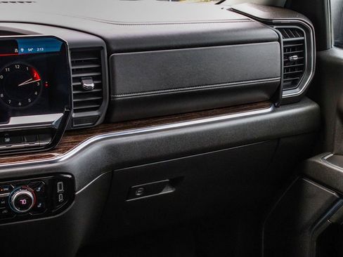 Used 2023 GMC Sierra 1500 Elevation image 17