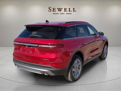 New 2026 Lincoln Corsair Premiere image 4