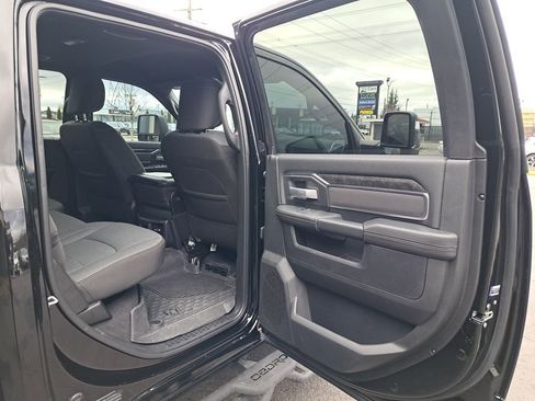 Used 2024 RAM 3500 Big Horn w/ Night Edition image 15
