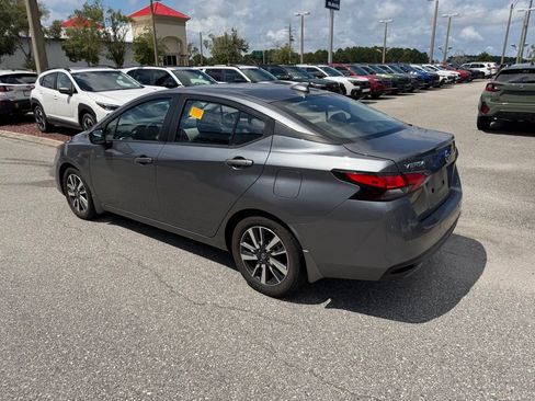 Used 2021 Nissan Versa SV FWD image 7