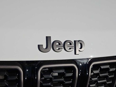 New 2026 Jeep Compass Latitude image 12