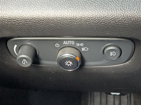 Used 2020 Chevrolet Traverse LT w/ LT Premium Package AWD/4WD image 30
