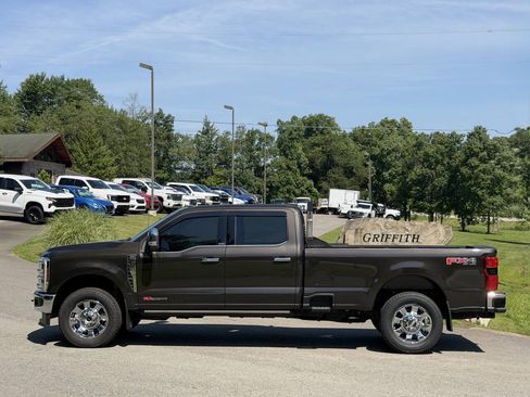 Used 2025 Ford F350 Lariat w/ Lariat Ultimate Package AWD/4WD image 1