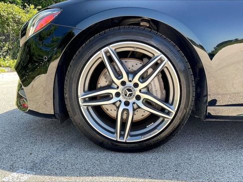 Used 2018 Mercedes-Benz E 400 4MATIC Sedan image 9