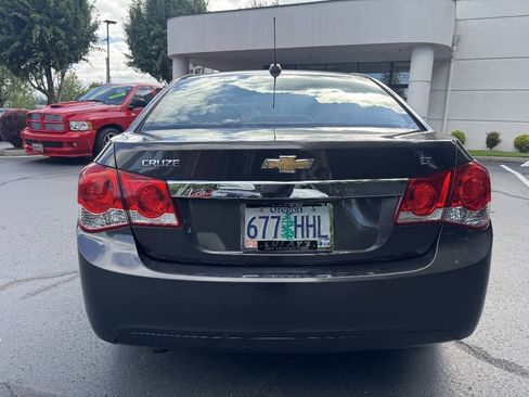 Used 2015 Chevrolet Cruze LT FWD image 4