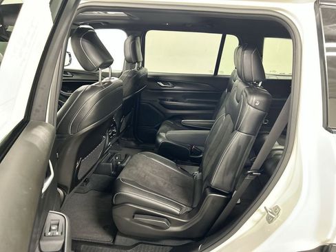 Used 2023 Jeep Grand Cherokee L Laredo AWD/4WD image 20