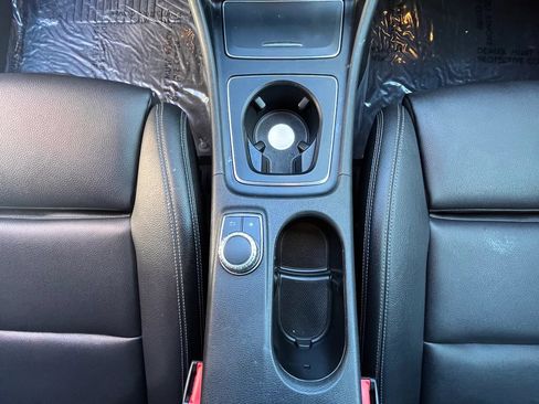 Used 2018 Mercedes-Benz CLA 250 image 17
