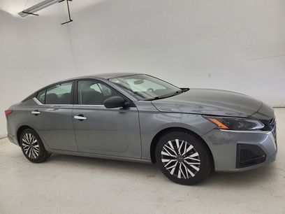 Used 2024 Nissan Altima 2.5 SV
