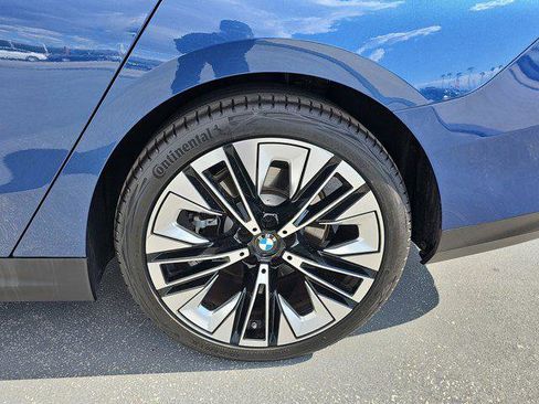 Used 2024 BMW 530i w/ Premium Package image 35