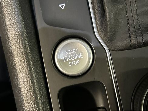 Used 2021 Volkswagen Atlas SE image 30