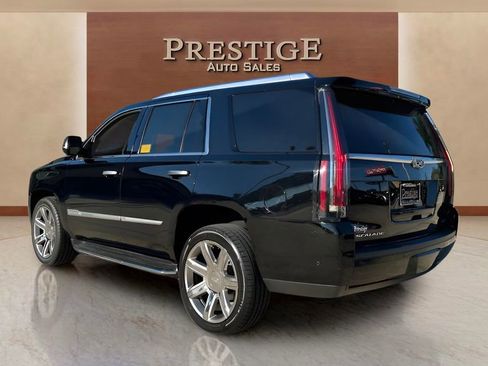 Used 2020 Cadillac Escalade Luxury image 19