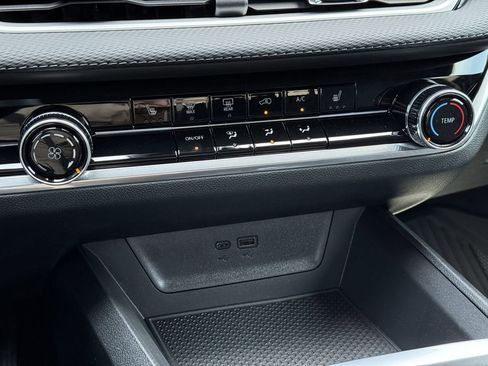 New 2026 Chevrolet Equinox LT image 17