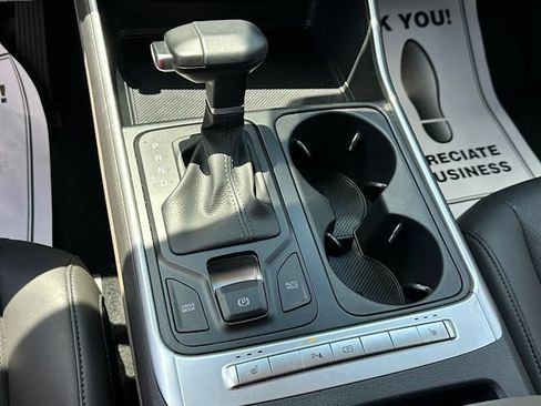 Used 2026 Kia Carnival FWD image 25