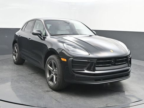 New 2025 Porsche Macan image 9