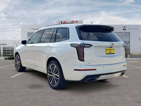 Used 2023 Cadillac XT6 Sport w/ Technology Package AWD/4WD image 3