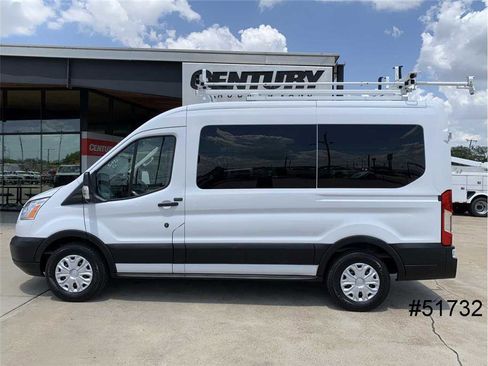 Used 2019 Ford Transit 150 XLT image 4