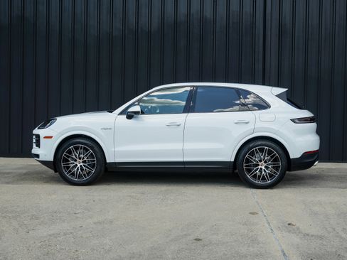 New 2026 Porsche Cayenne E-Hybrid image 2