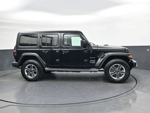 Used 2022 Jeep Wrangler Unlimited Sahara w/ Dual Top Group image 3