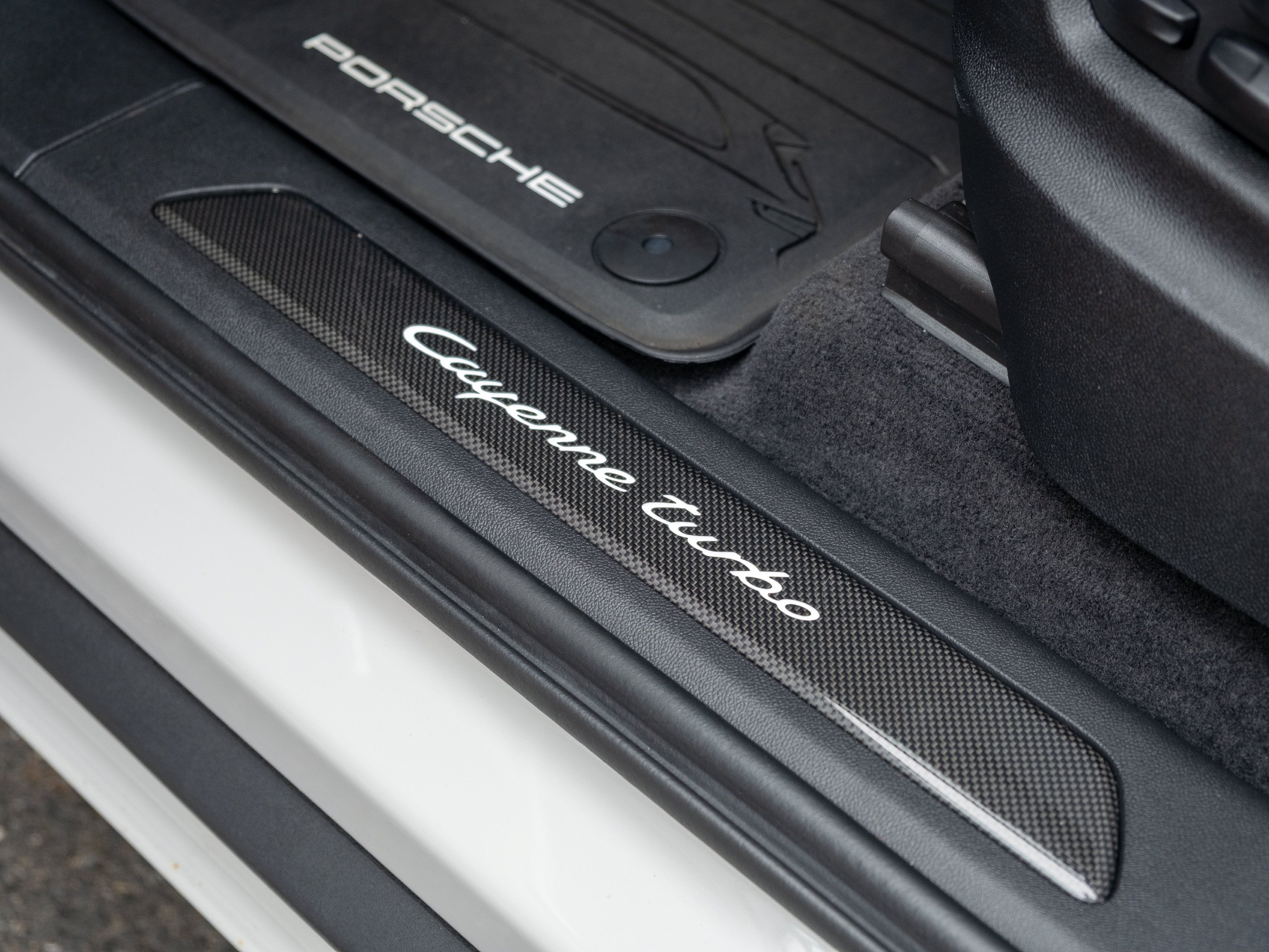 Certified 2023 Porsche Cayenne Turbo AWD/4WD image 44
