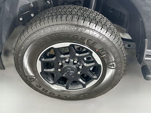 New 2025 RAM 2500 Laramie AWD/4WD image 17