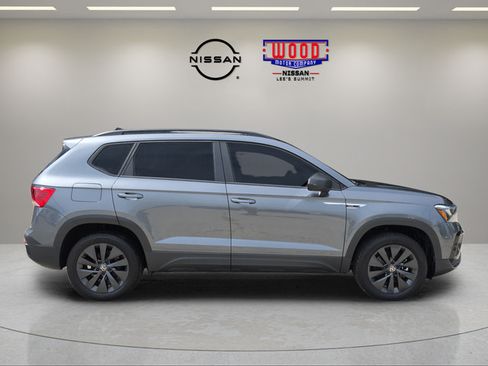 Used 2024 Volkswagen Taos S FWD image 2