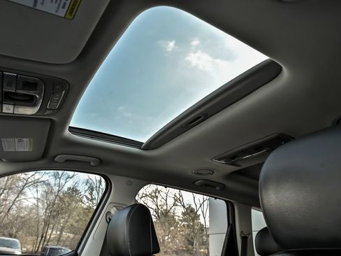 Used 2022 Kia Telluride SX image 16