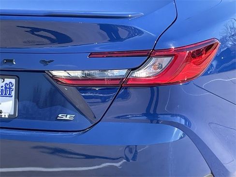 Used 2025 Toyota Camry SE image 7