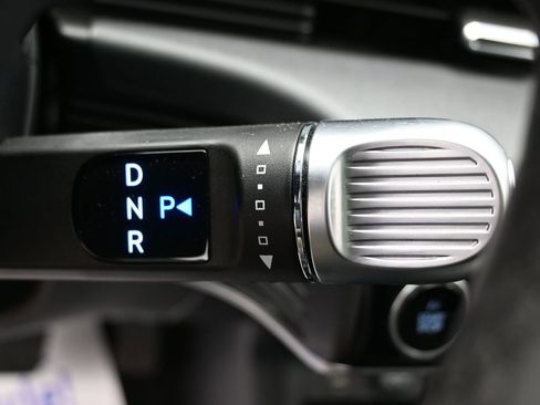 Used 2022 Hyundai Ioniq 5 Limited image 22