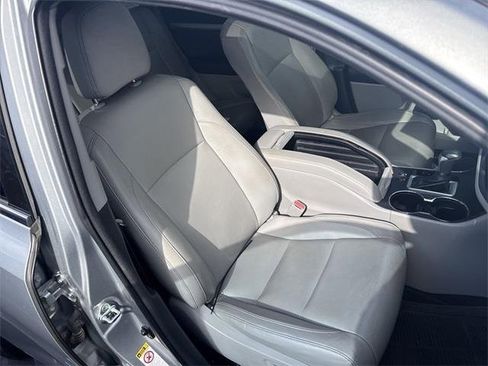 Used 2017 Toyota Highlander XLE image 18