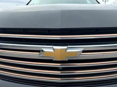 Used 2023 Chevrolet Suburban High Country AWD/4WD image 10
