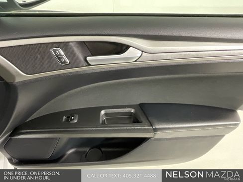 Used 2019 Ford Fusion SE image 20