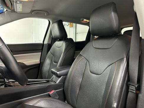 Used 2022 Jeep Compass Limited w/ Elite Group AWD/4WD image 26