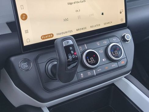 New 2026 Land Rover Defender 110 S AWD/4WD image 9