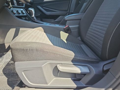 Used 2022 Volkswagen Jetta S image 27