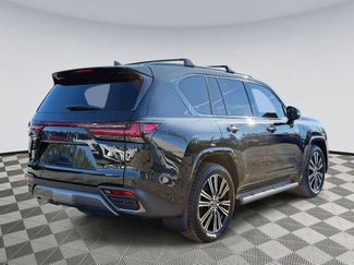 Used 2024 Lexus LX 600 4WD w/ Luxury Package video 2