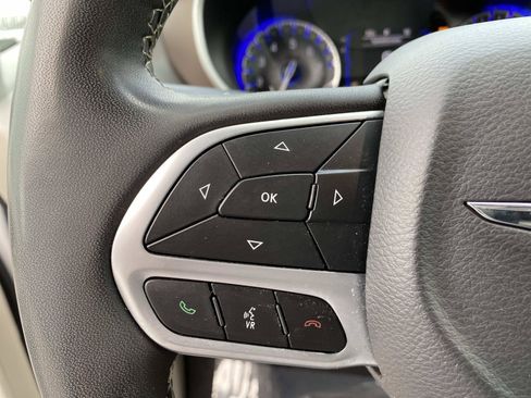 Used 2024 Chrysler Voyager LX FWD image 16