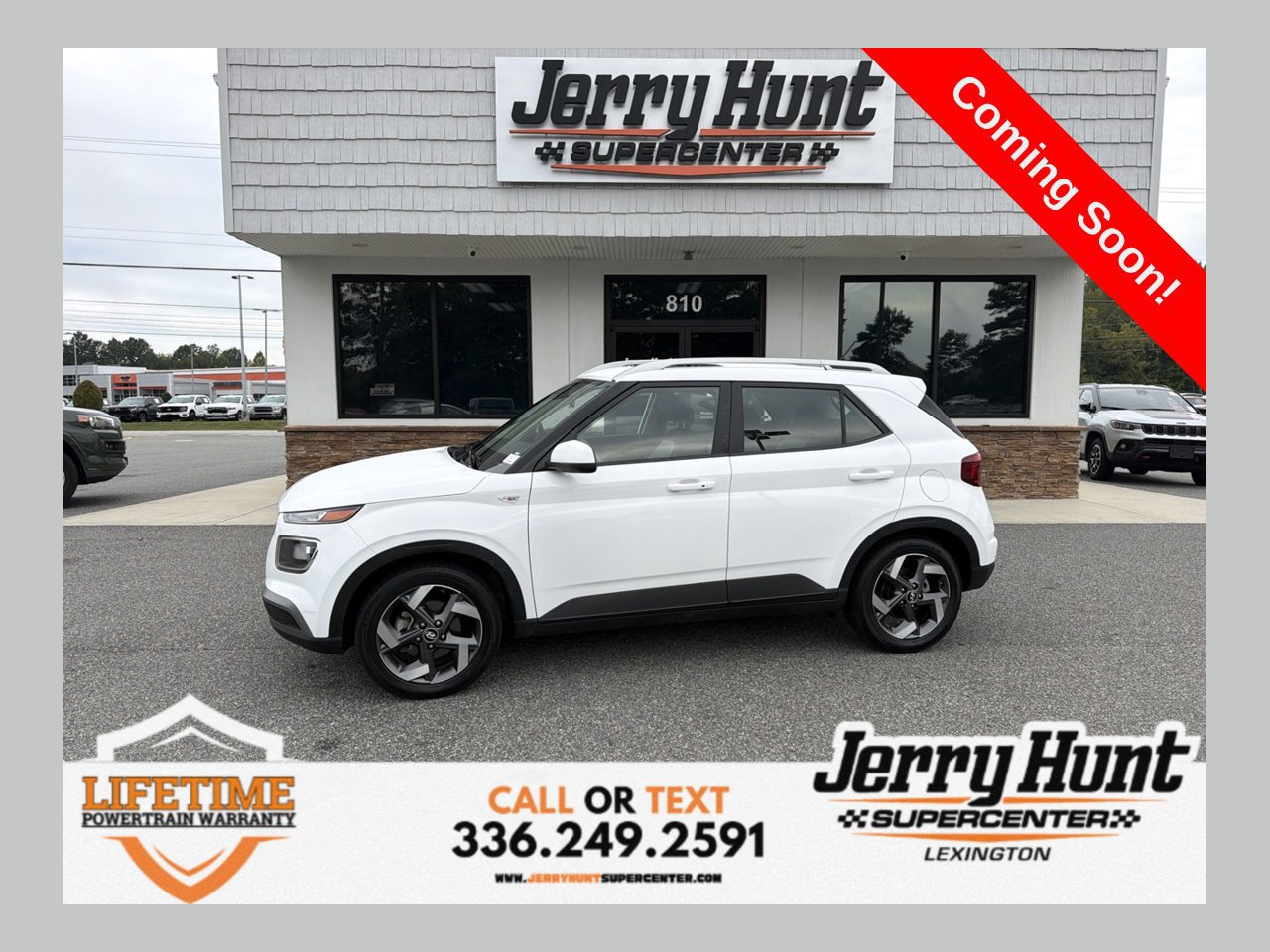 Used 2025 Hyundai Venue SEL FWD image 1