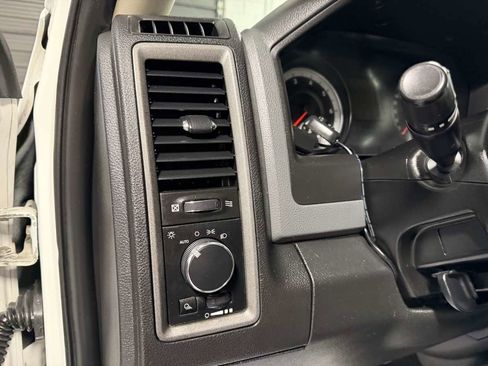 Used 2013 RAM 2500 Tradesman w/ Chrome Appearance Group image 11