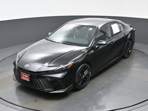 Used 2025 Toyota Camry SE FWD image 36
