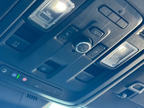 Certified 2024 Cadillac Escalade Premium Luxury image 23