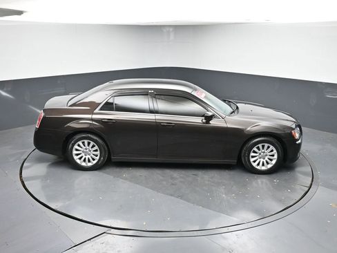 Used 2013 Chrysler 300 image 37