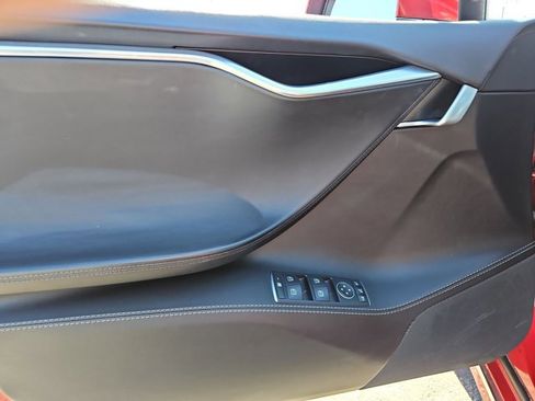 Used 2016 Tesla Model S 60D image 10