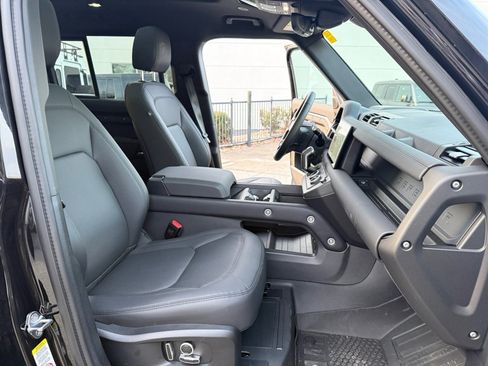 Used 2025 Land Rover Defender 130 Outbound image 24