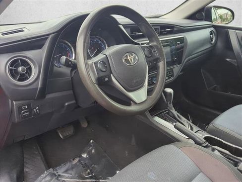 Used 2017 Toyota Corolla LE FWD image 9