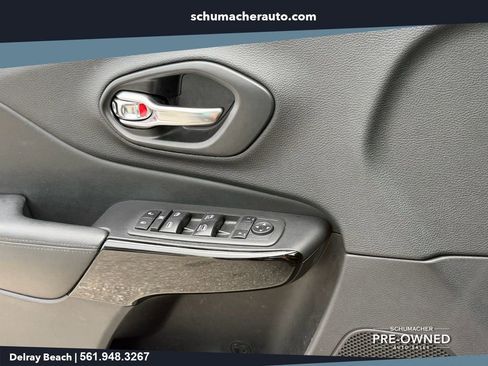 Used 2020 Jeep Cherokee Latitude Plus FWD image 25