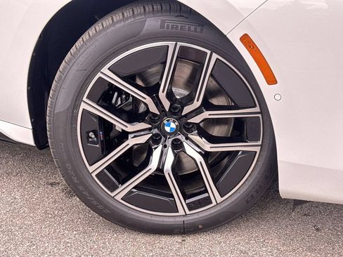 Used 2026 BMW 760i xDrive w/ Premium Package AWD/4WD image 19