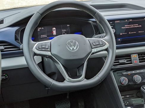 Certified 2023 Volkswagen Taos SE w/ Panoramic Sunroof Package AWD/4WD image 14